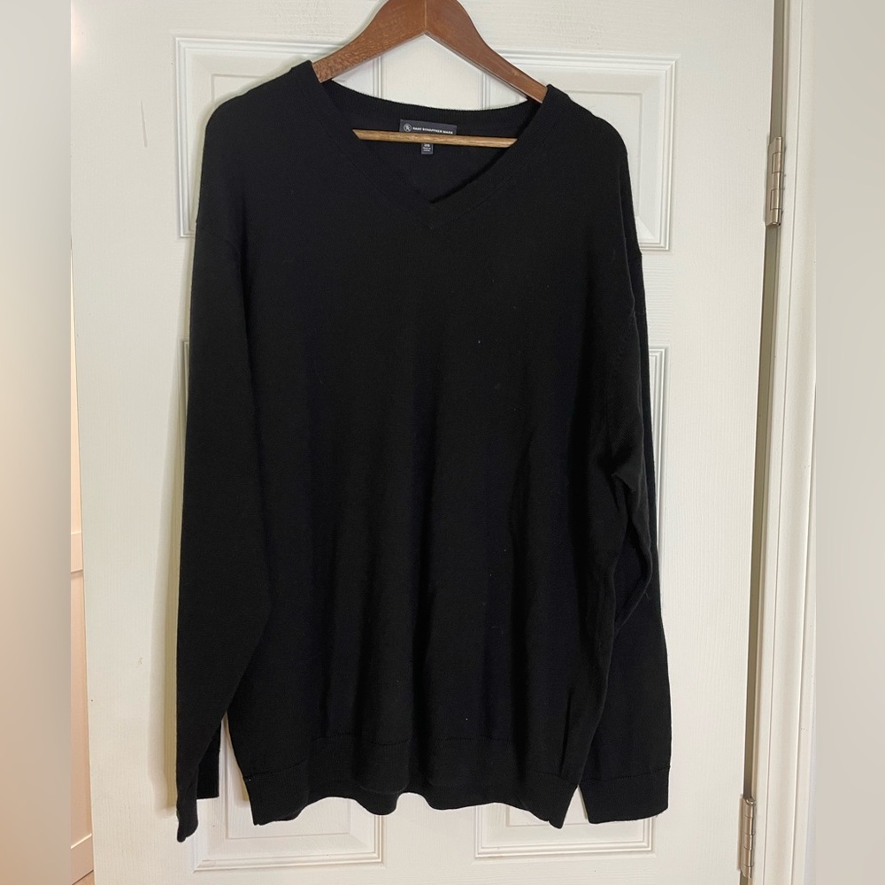HART SCHAFFNER MARX EXTRA FINE MERINO WOOL V-Neck Sweater in black - 2XB